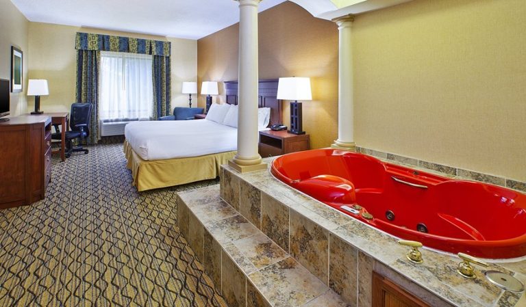 Holiday Inn Express & Suites Belleville (airport Area) By IHG