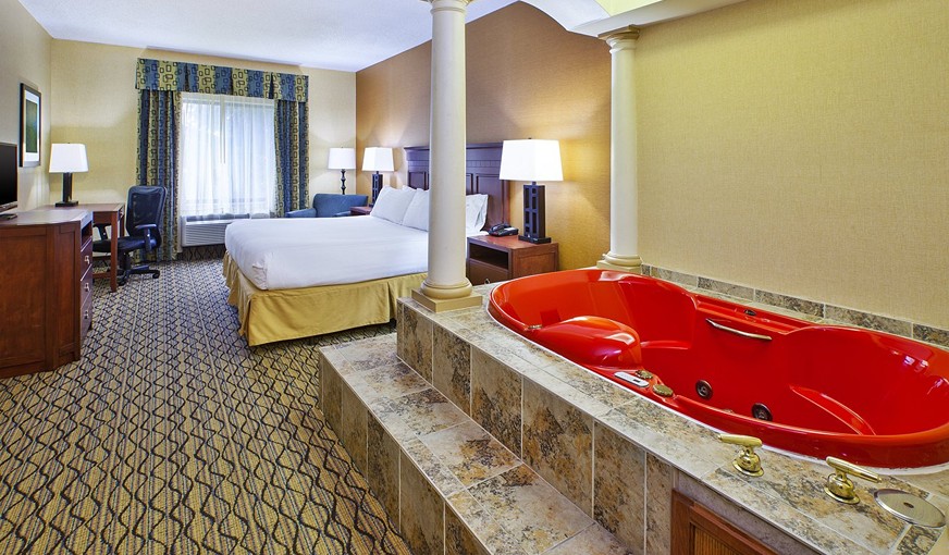 Holiday Inn Express & Suites Belleville (airport Area) By IHG, room with private jacuzzi, photo 3