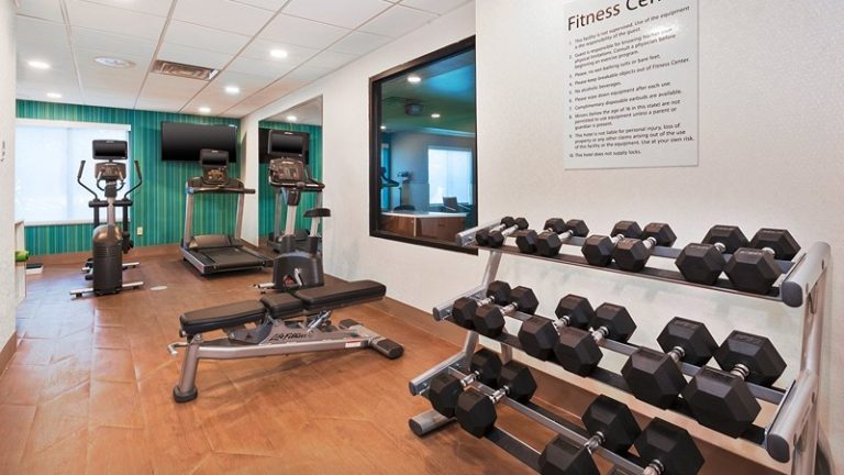 Holiday Inn Express & Suites Cleveland-richfield By IHG