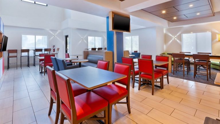 Holiday Inn Express & Suites Cleveland-richfield By IHG