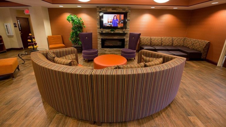 Holiday Inn Express & Suites Dayton-Centerville, An IHG Hotel