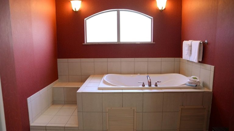 Holiday Inn Express & Suites Dayton-Centerville, An IHG Hotel