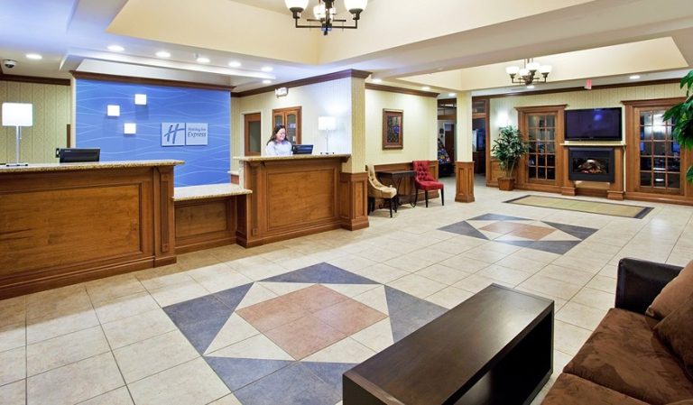 Holiday Inn Express & Suites Howell, an IHG Hotel
