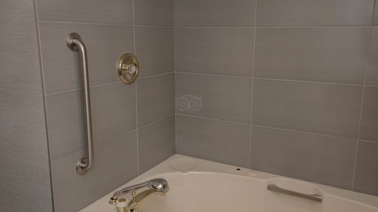 Holiday Inn Montreal Centreville Downtown by IHG