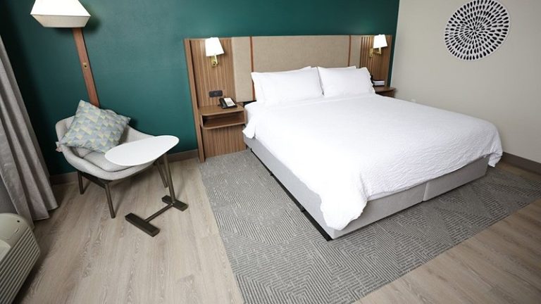 Holiday Inn Saint Louis-Fairview Heights, an IHG Hotel