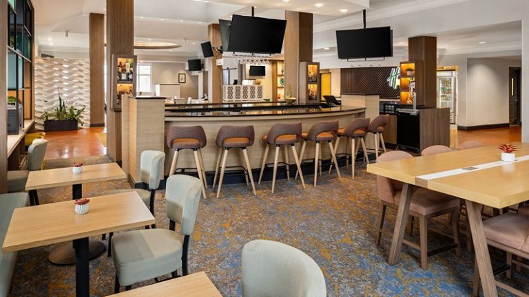 Holiday Inn & Suites Maple Grove NW Mpls-Arbor Lks