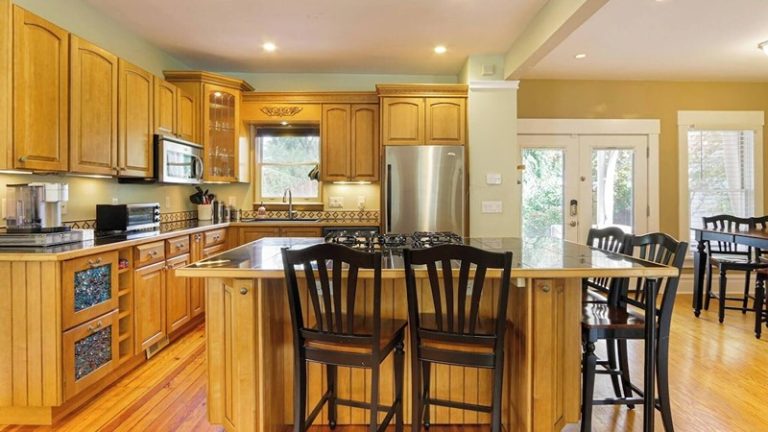 Home w/ Garage, Hot Tub, near OSU & Short North