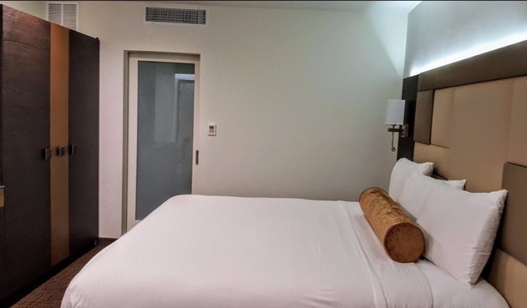 Hotel Xilo Glendale