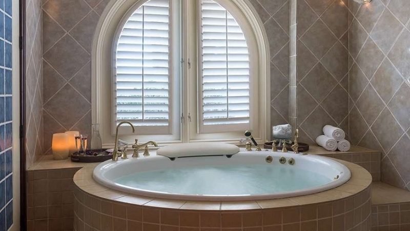 Hyatt Regency Huntington Beach Resort Spa77 - jacuzzi hotel room