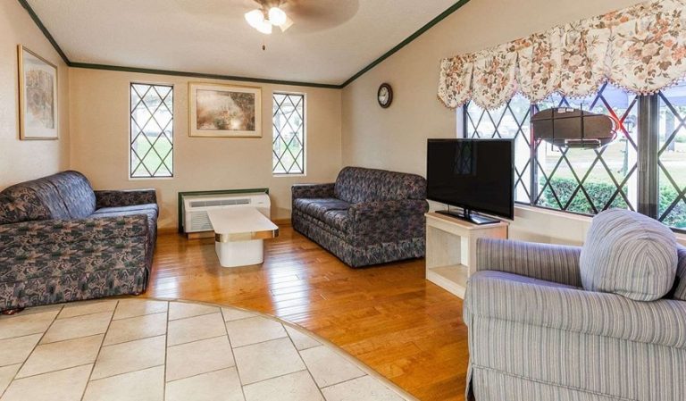 Knights Inn Farmington Hill