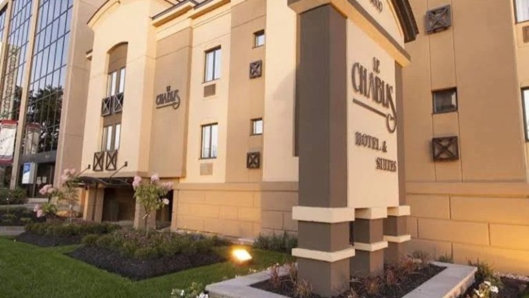 Le Chablis Hotel & Suites Cadillac