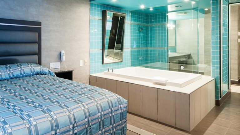 Le Chabrol Hotel & Suites
