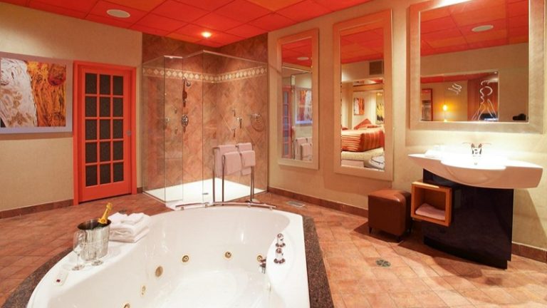 Le Chabrol Hotel & Suites