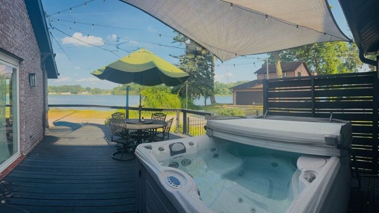 Luxurious private Portage Lakes home