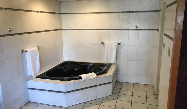 Midway Inn & Suites
