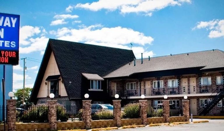 Midway Inn & Suites