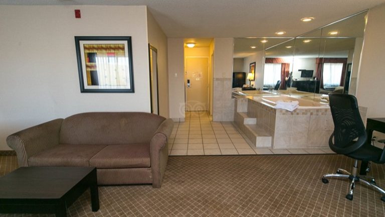 Howard Johnson by Wyndham Columbus State Fairgrounds I-71