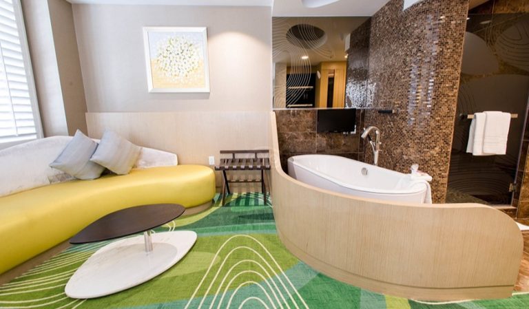 Pasadena Hotel & Pool