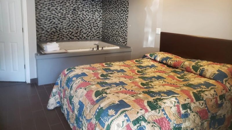 Post Road Inn Motel888888 - jacuzzi hotel room