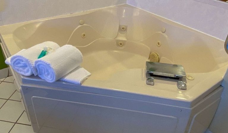 Quality Inn Bolingbrook