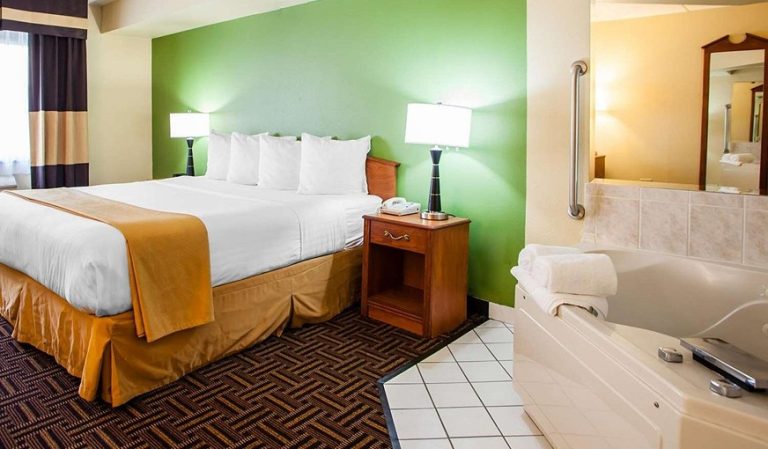 Quality Inn Bolingbrook