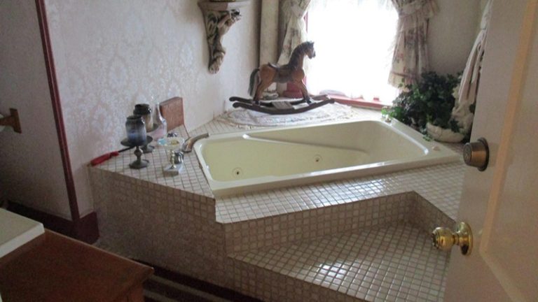 Rocking Horse Inn