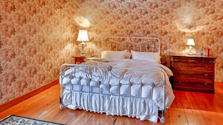 Round Barn Farm B & B Event Center