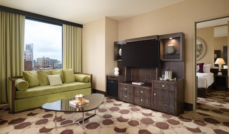 Royal Sonesta Chicago River North