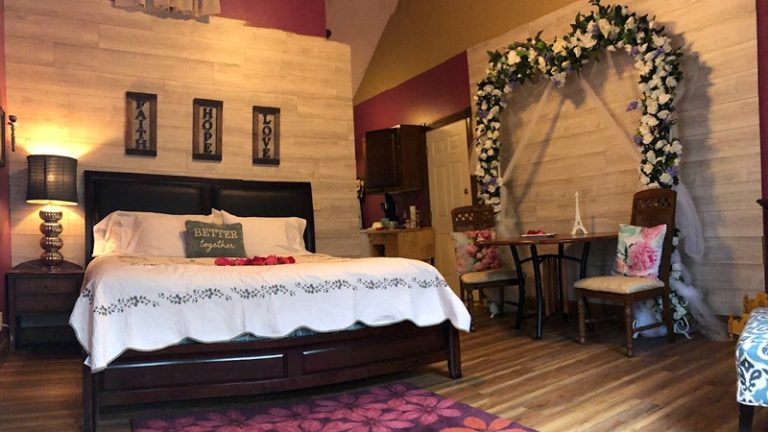 Spruce Hill Inn & Cottages