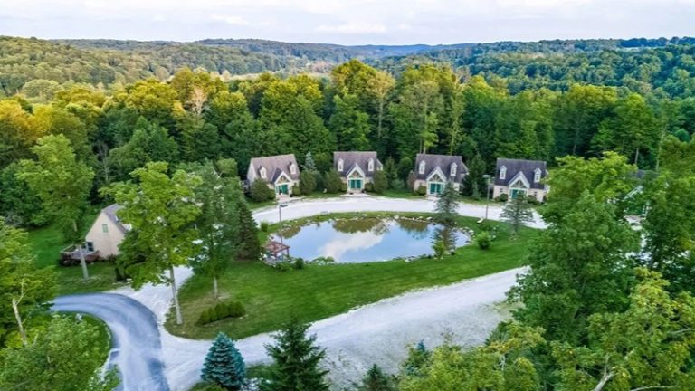 Spruce Hill Inn & Cottages
