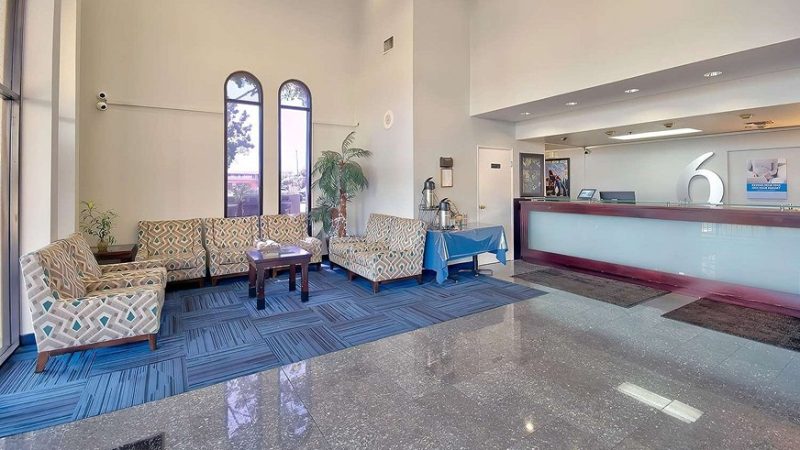 Studio 6 Suites Lawndale, CA – South Bay, room with private jacuzzi, photo 4