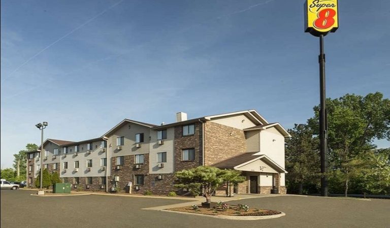 Super 8 by Wyndham Taylor/Detroit Area