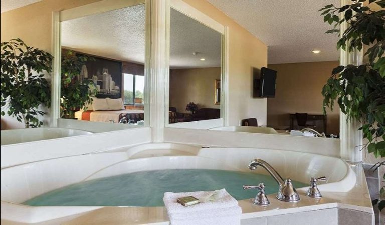 Super 8 by Wyndham Taylor/Detroit Area