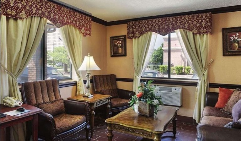 Super 8 by Wyndham Taylor/Detroit Area