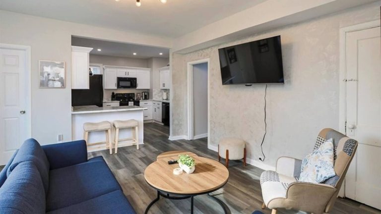The Alley House | Merion Village