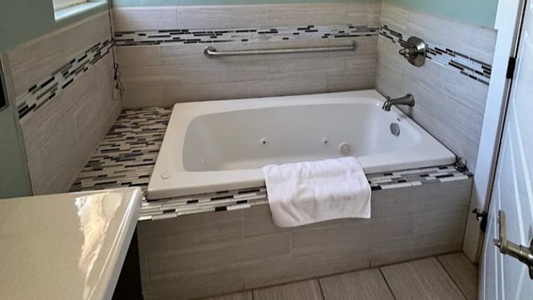 The Flagstone Boutique Inn & Suites