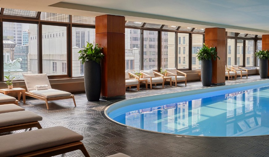 The Peninsula New York, room with private jacuzzi, photo 8