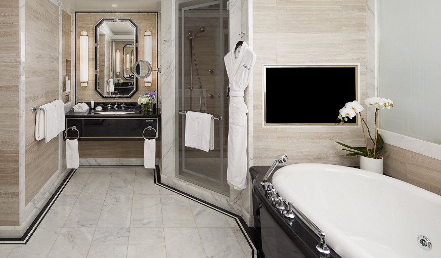 The Peninsula New York, room with private jacuzzi, photo 3