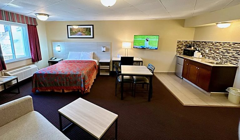 Travel Inn & Suites