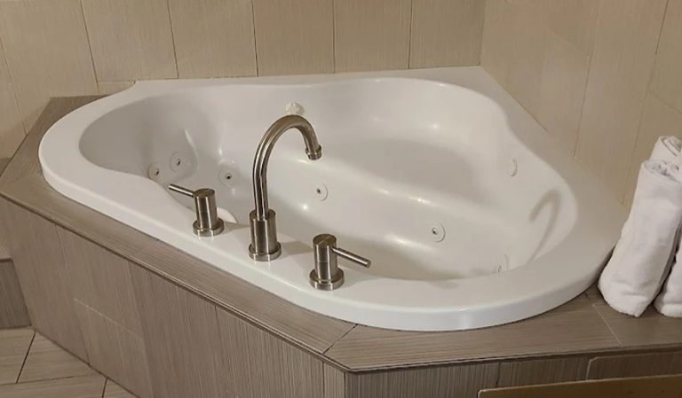 Travel Inn & Suites