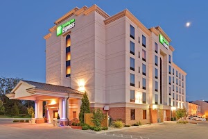 Holiday Inn Express & Suites Bloomington by IHG place picture