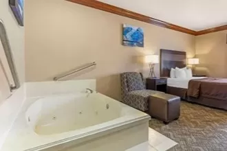 Fort Worth 1 - jacuzzi hotel room