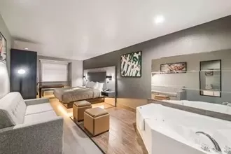 Mesquite 2 - jacuzzi hotel room