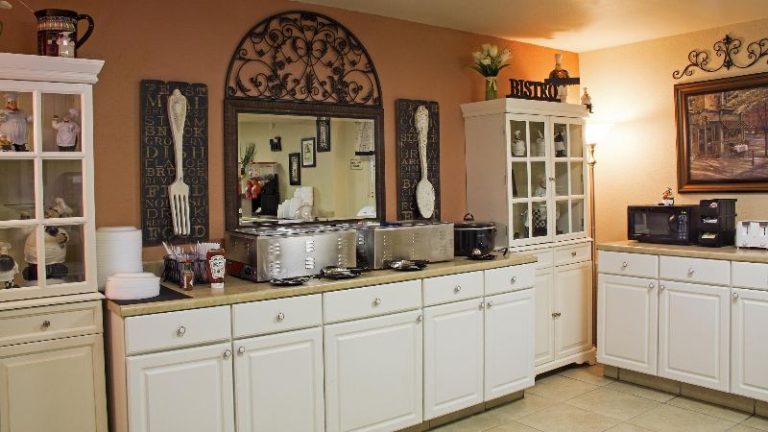 All American Inn & Suites