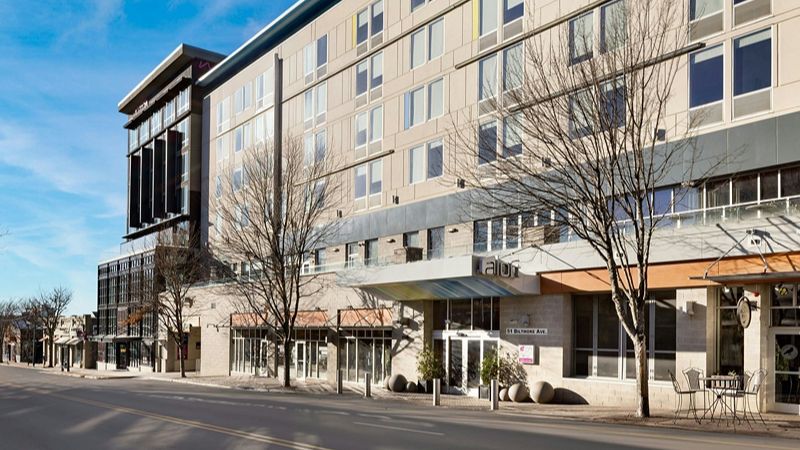 Aloft Asheville Downtown, room with private jacuzzi, photo 8