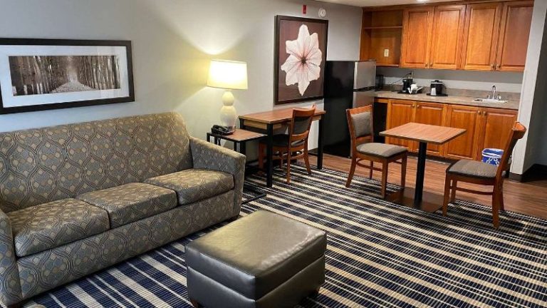 AmericInn by Wyndham Chanhassen