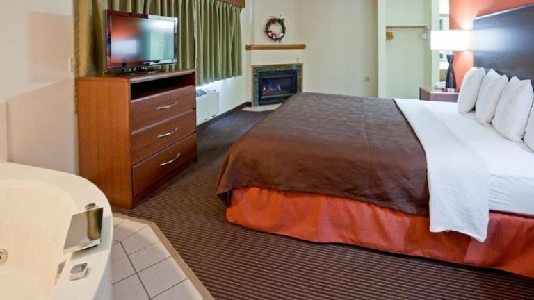 AmericInn by Wyndham Coon Rapids