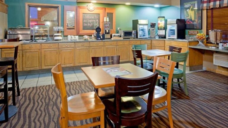 AmericInn by Wyndham Coon Rapids