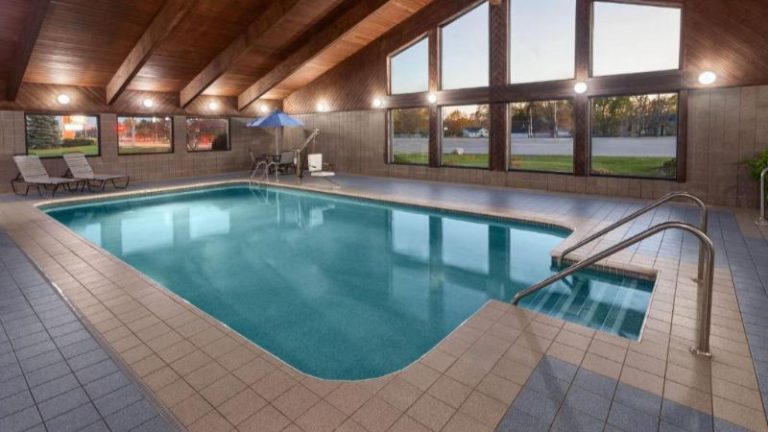 AmericInn by Wyndham Green Bay West