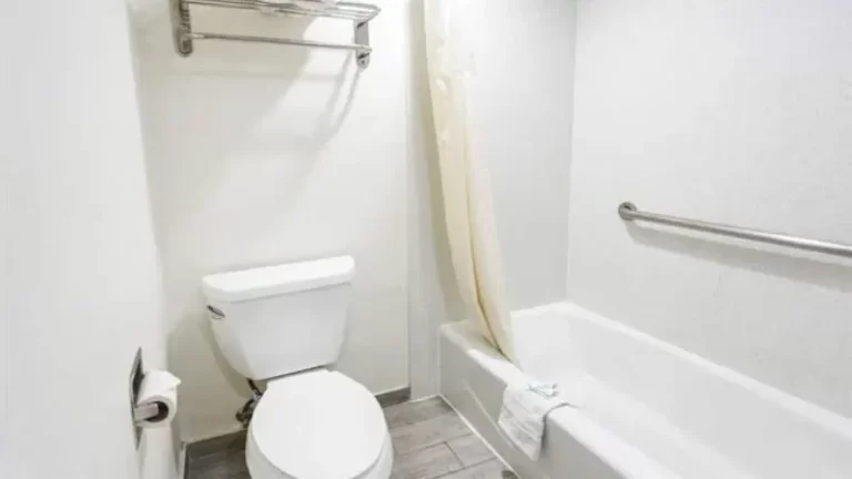 American Inn & Suites LAX